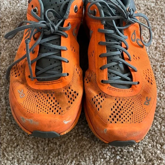 On Running Shoes - Picture 3 of 7